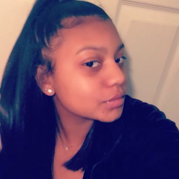 Meet your Posher, Taylor - Picture 1 of 1